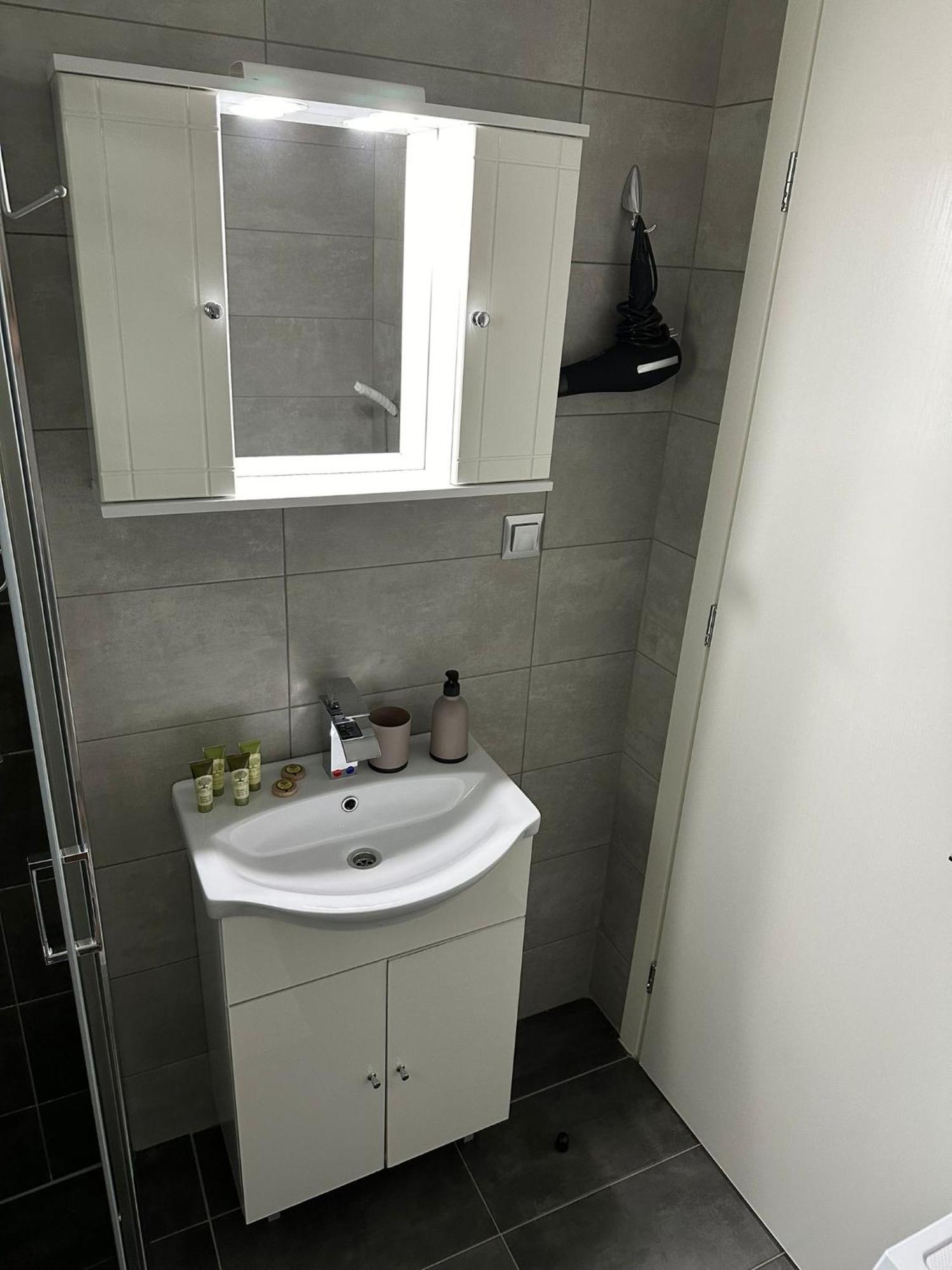 Όμορφο Δυάρι Με Βεράντα.! Apartman Kalamáta Kültér fotó
